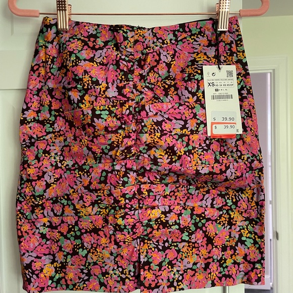 Zara Floral Skirt - Picture 2 of 6